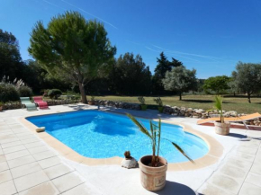 Villa de plain pied avec BBQ et piscine